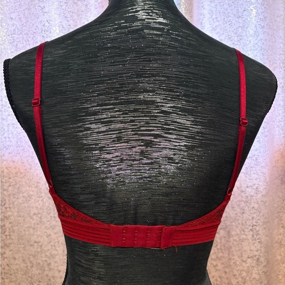 Victoria's Secret Lace Bra - Picture 3 of 4